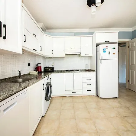 Cozy House With Impressive View And Shared Pool In Yalikavak, Bodrum דירה *