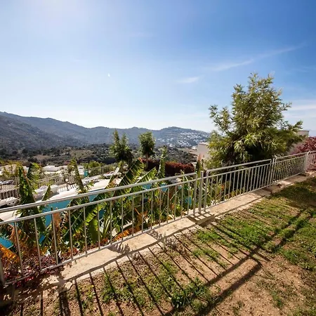 Cozy House With Impressive View And Shared Pool In Yalikavak, Bodrum * יאליקאבאק